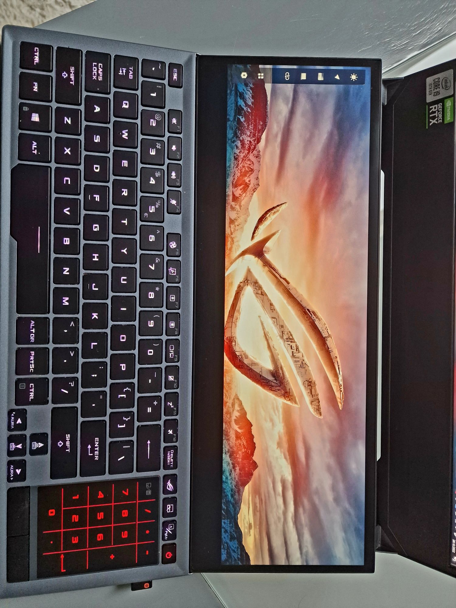 Asus rog zephyrus duo 15 32gb 2tb rtx2080super