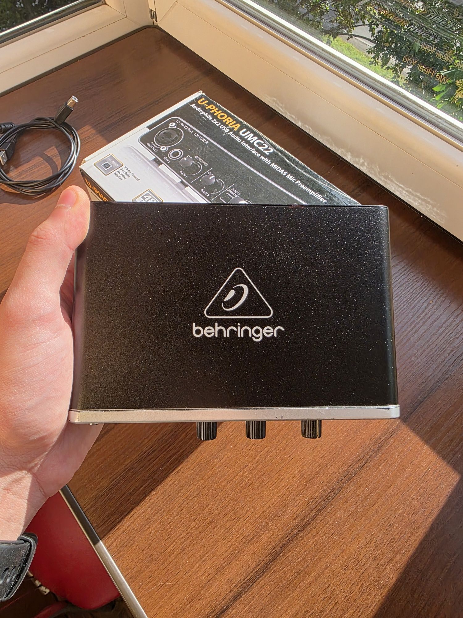 Звукова карта Behringer UMC22