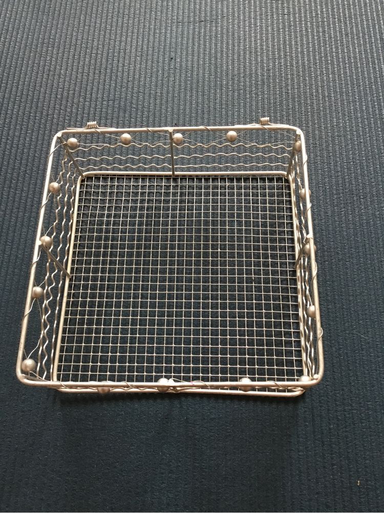 Metalowy pojemnik/ organizer