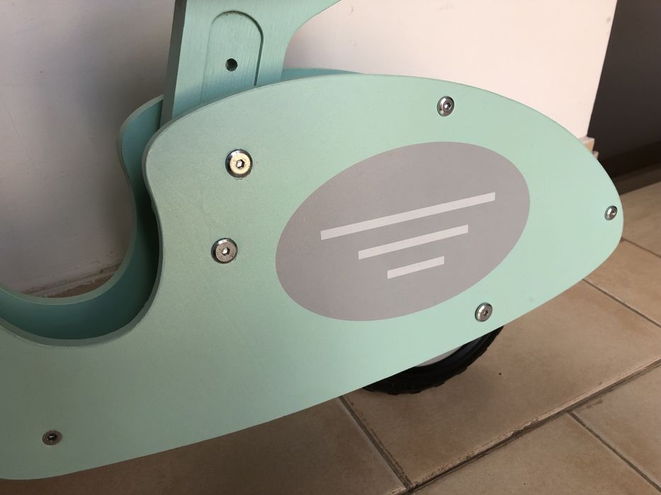 Bicicleta madeira sem pedais