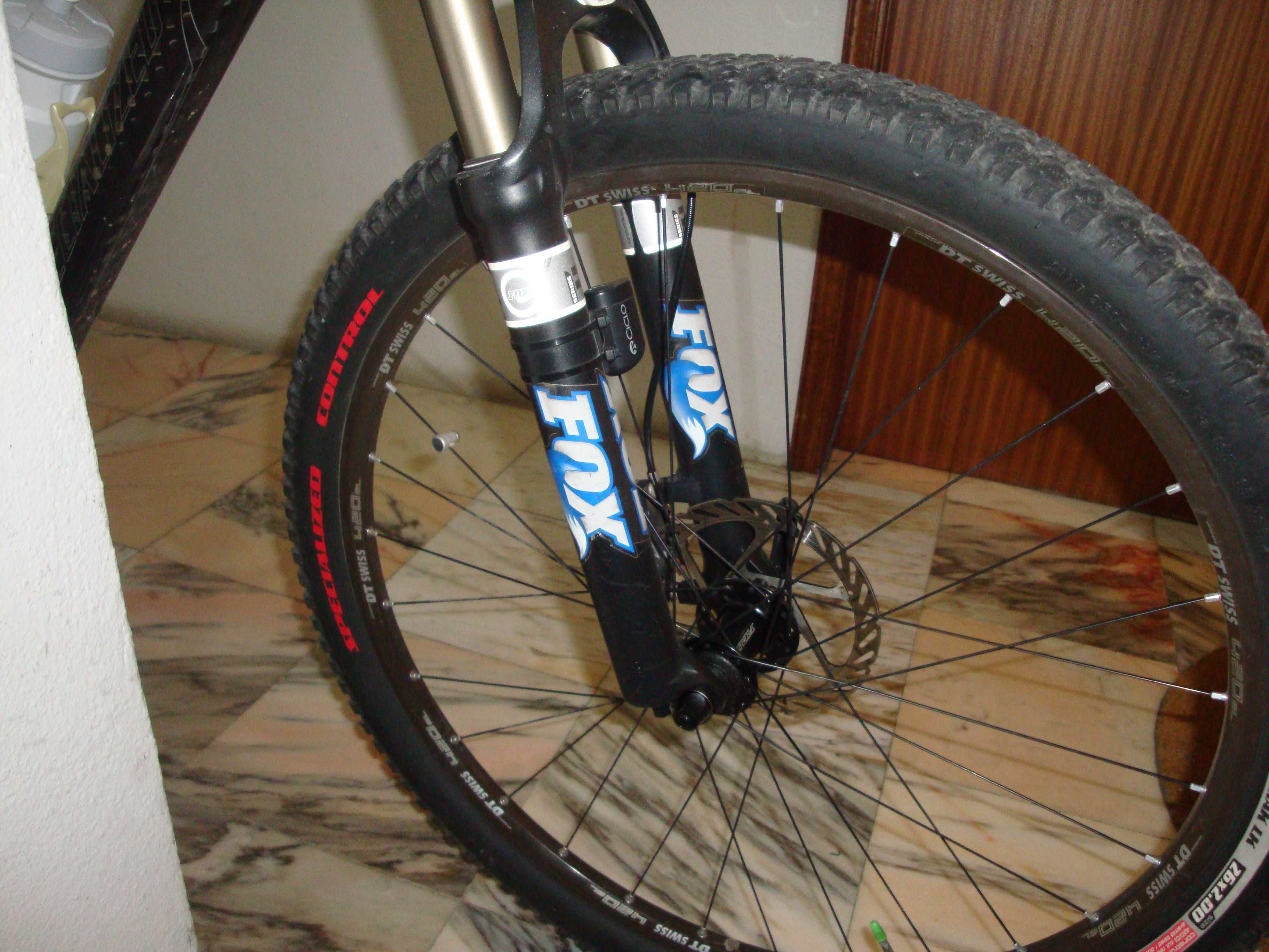 Bicicleta BTT Specialized Stumpjumper Expert (Carbono)