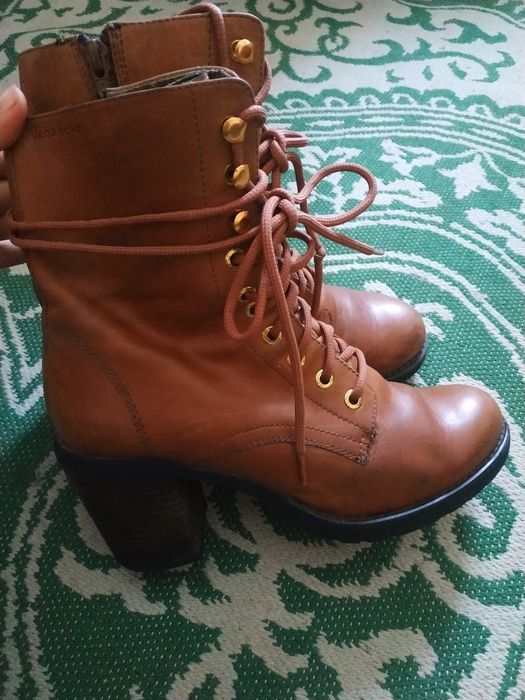 Продам женские кожаные ботильоны VAGABOND