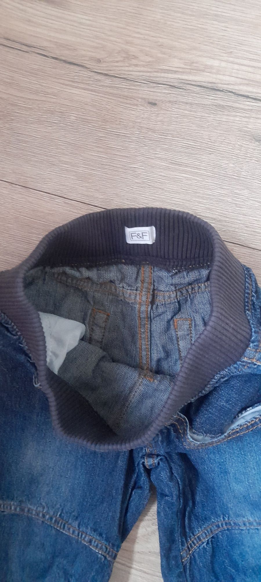 Chłopięce spodnie jeansowe F&F rozm 122