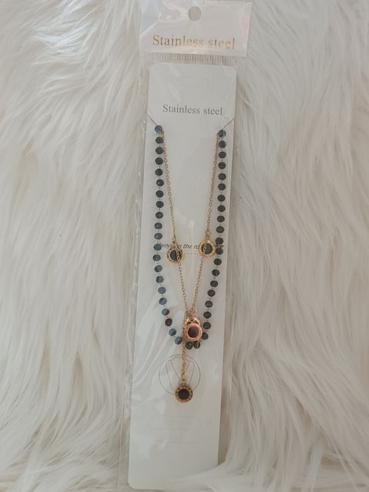 Biżuteria z stali nierdzewnej.