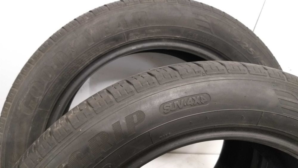 P448192 para 225/55R19 GoodYear EfficientGrip SUV 4X4 2016rok
