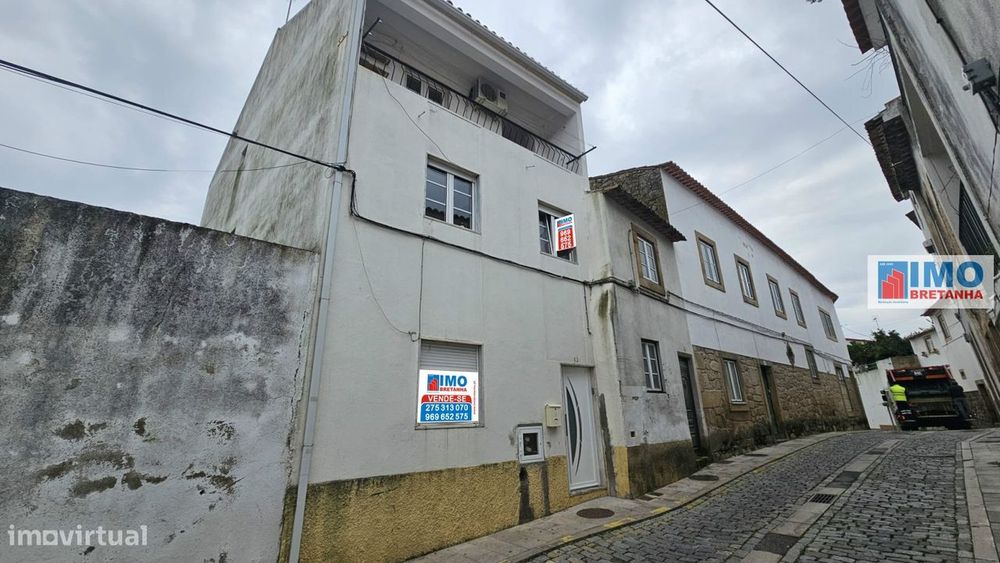 Moradia V4 c/ 2 entradas - Idanha-a-Nova