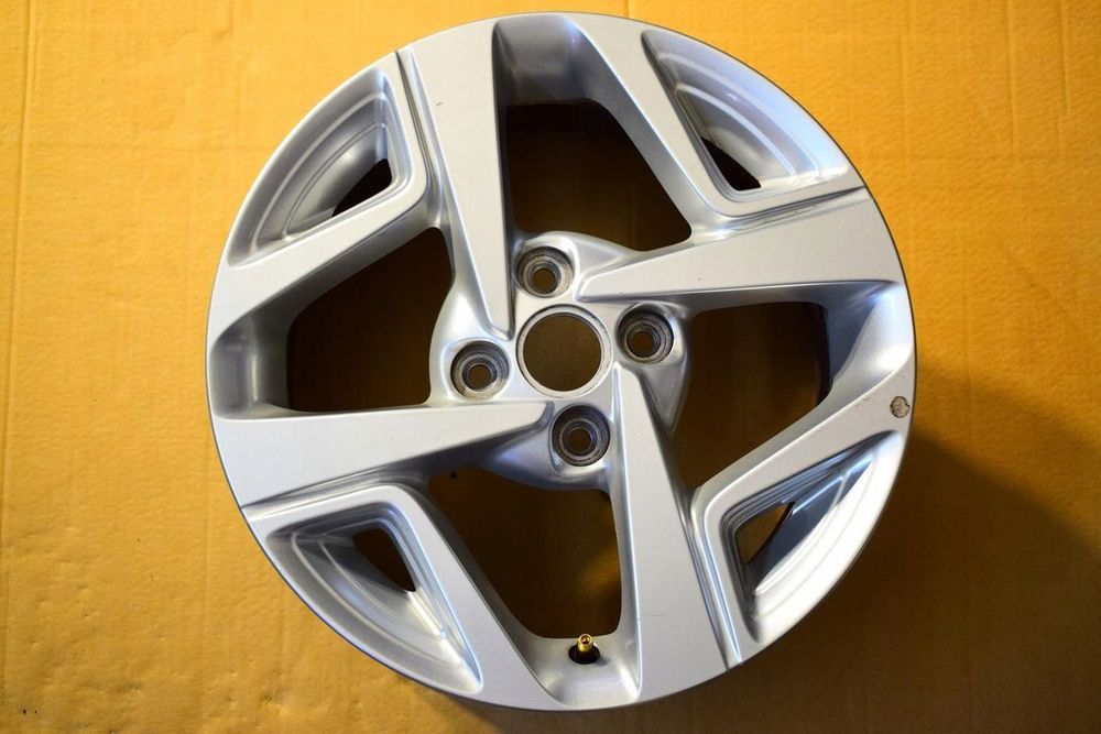 HYUNDAI 15 i10 i20 Nowy Model Oryginał