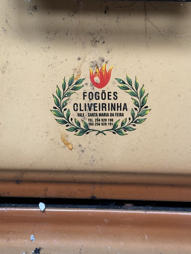 Fogão a lenha “Fogões Oliveirinha”