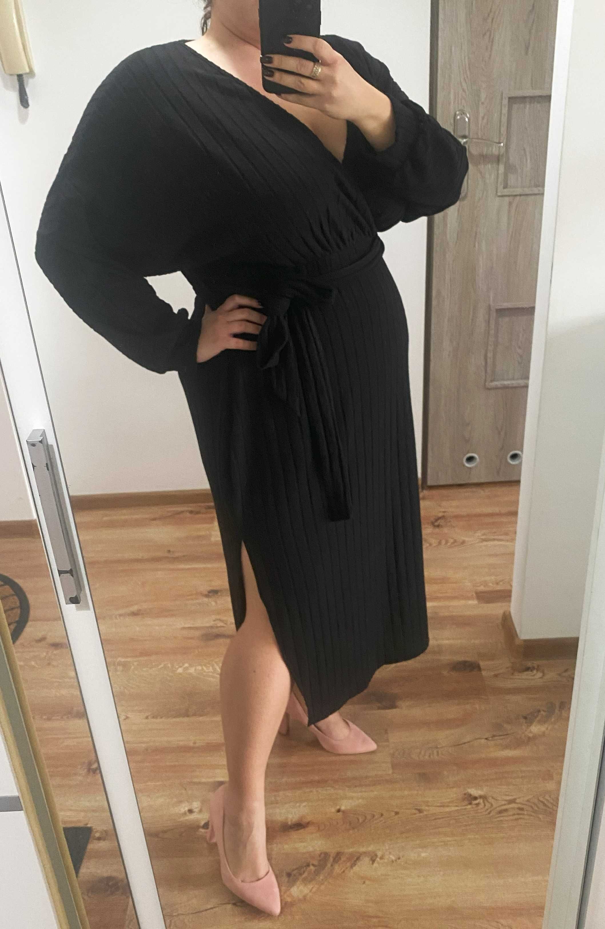 Sukienka sweterkowa plus size 48 4XL prążek z rozcięciem