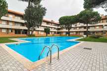 Apartamento Triplex T3+1 em Condomínio Fechado com Piscina