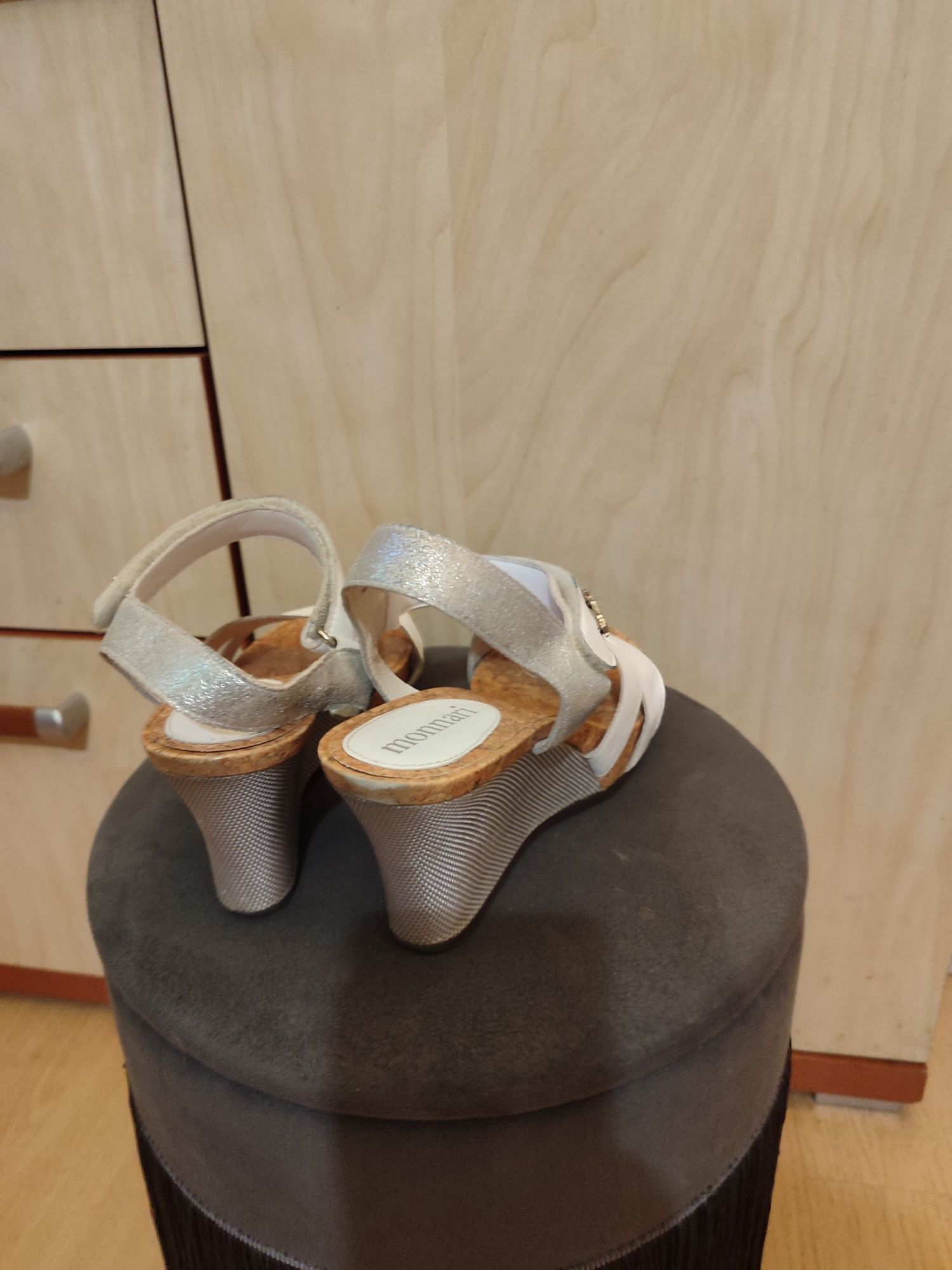 NOWE. Buty marki Monnari. R.39