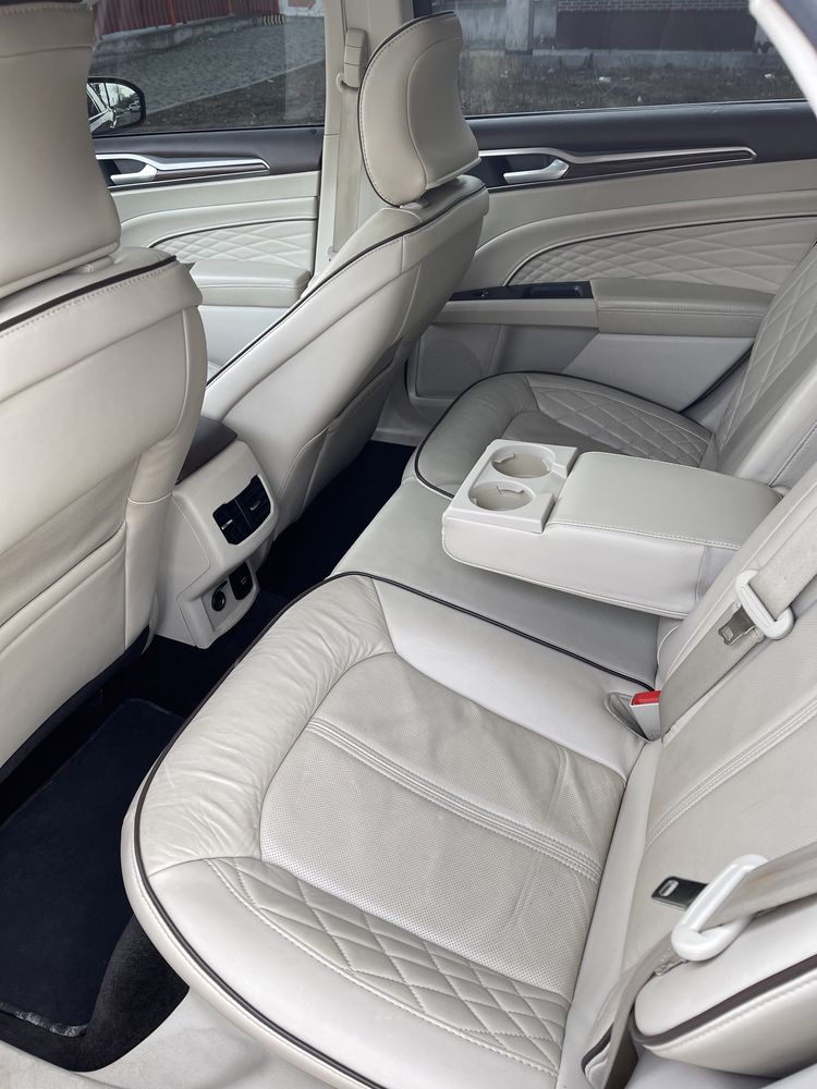 Продам Ford Fusion Platinum Plug-in возможно в рассрочку