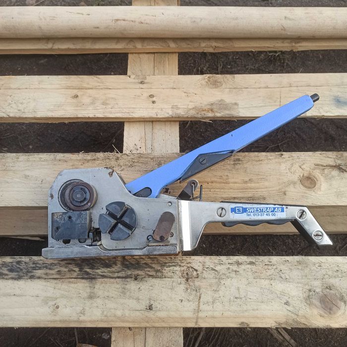 Napinacz do taśm , bandownica .