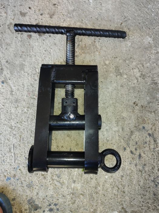 Zaciski do rur pe gaz woda