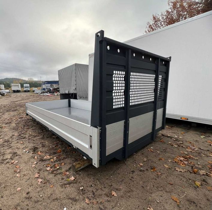 Skrzynia ładunkowa budowlana 385x205 zabudowa paka