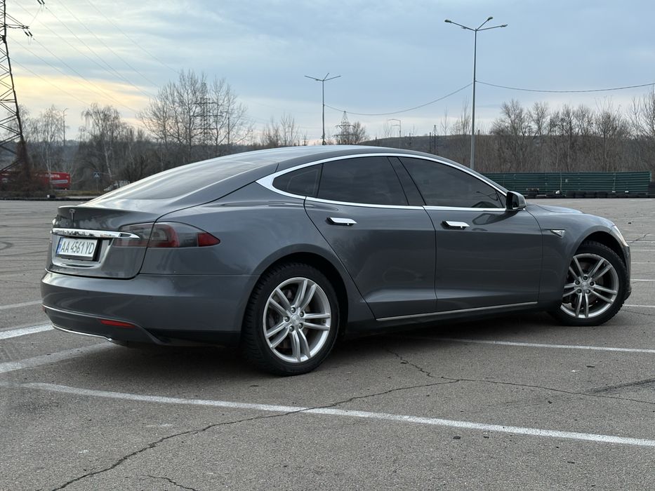 Продам Tesla model S