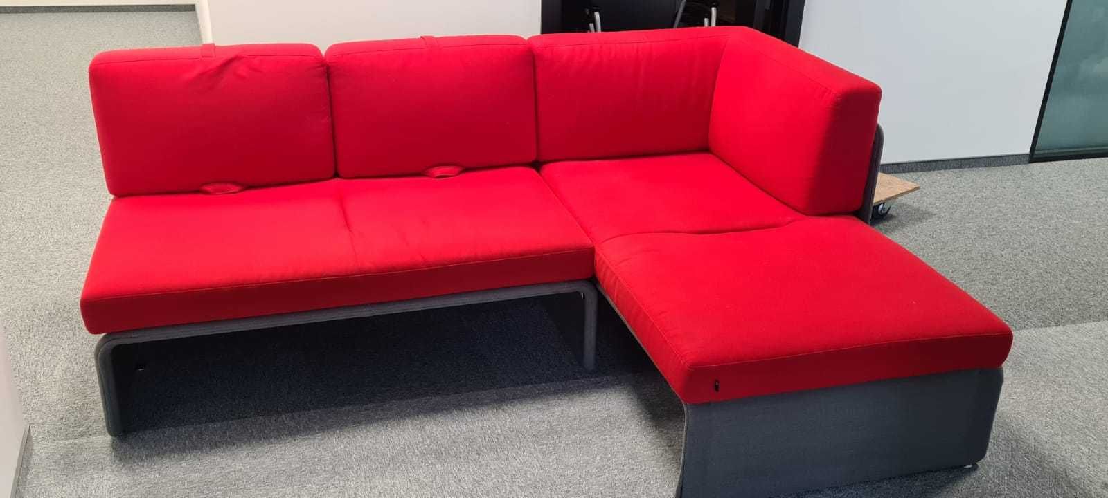 Narożnik czerwony sofa biurowa firma Coalesse
