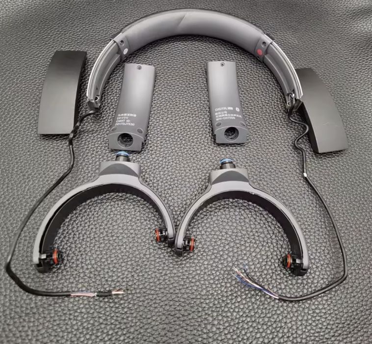 SONY WH-CH700N цвет черный, новое