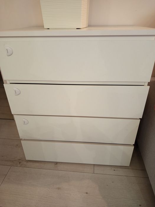 Sprzedam komodę z Jysk biała