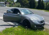 Hyundai Genesis Coupe 2.0T