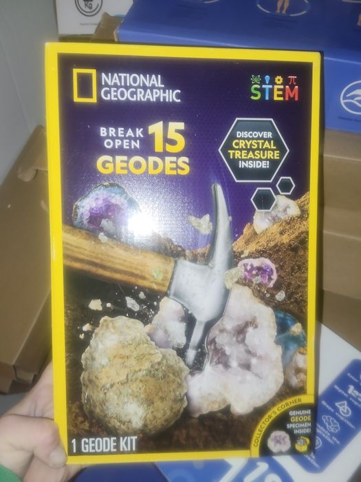 Rozłup dwie geody od National Geographic