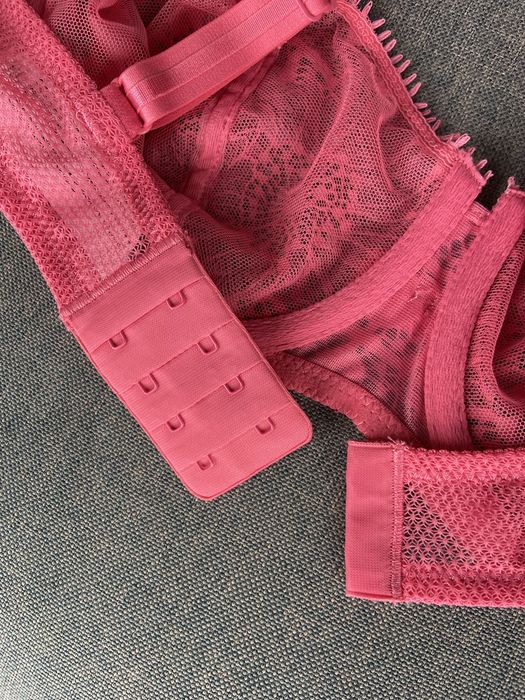 Мʼякий рожевий бюстгальтер Chantelle 75d, французька білизна