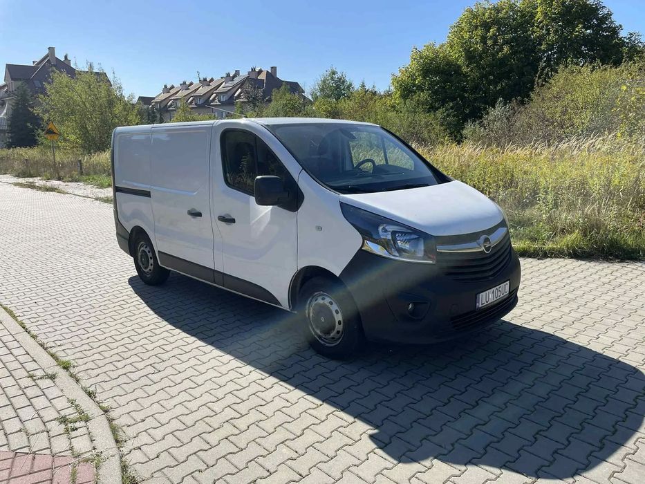 Opel Vivaro  Bezwypadkowy, serwisowany, regały Sortimo,