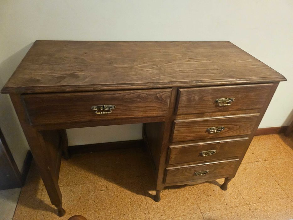 Secretaria e madeira maciça