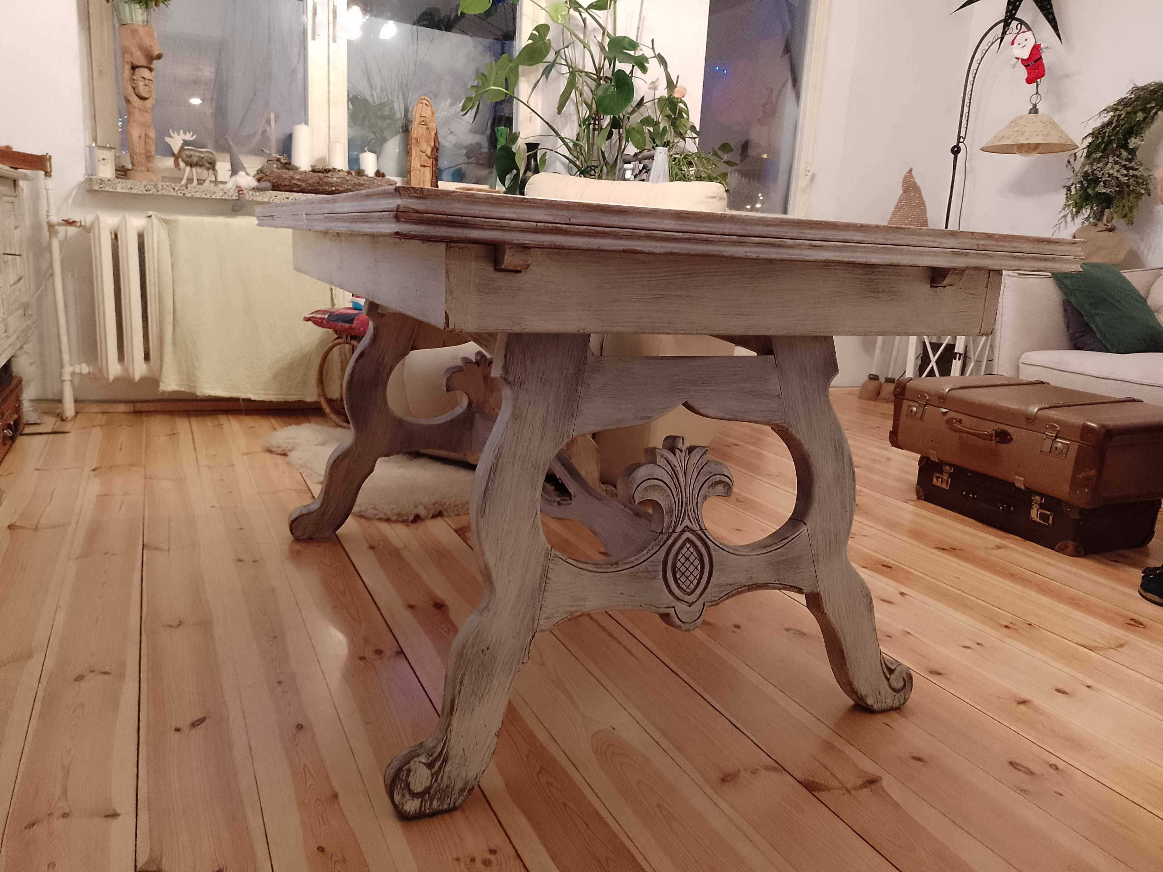 wyjątkowy, "szczęśliwy" stół drewniany