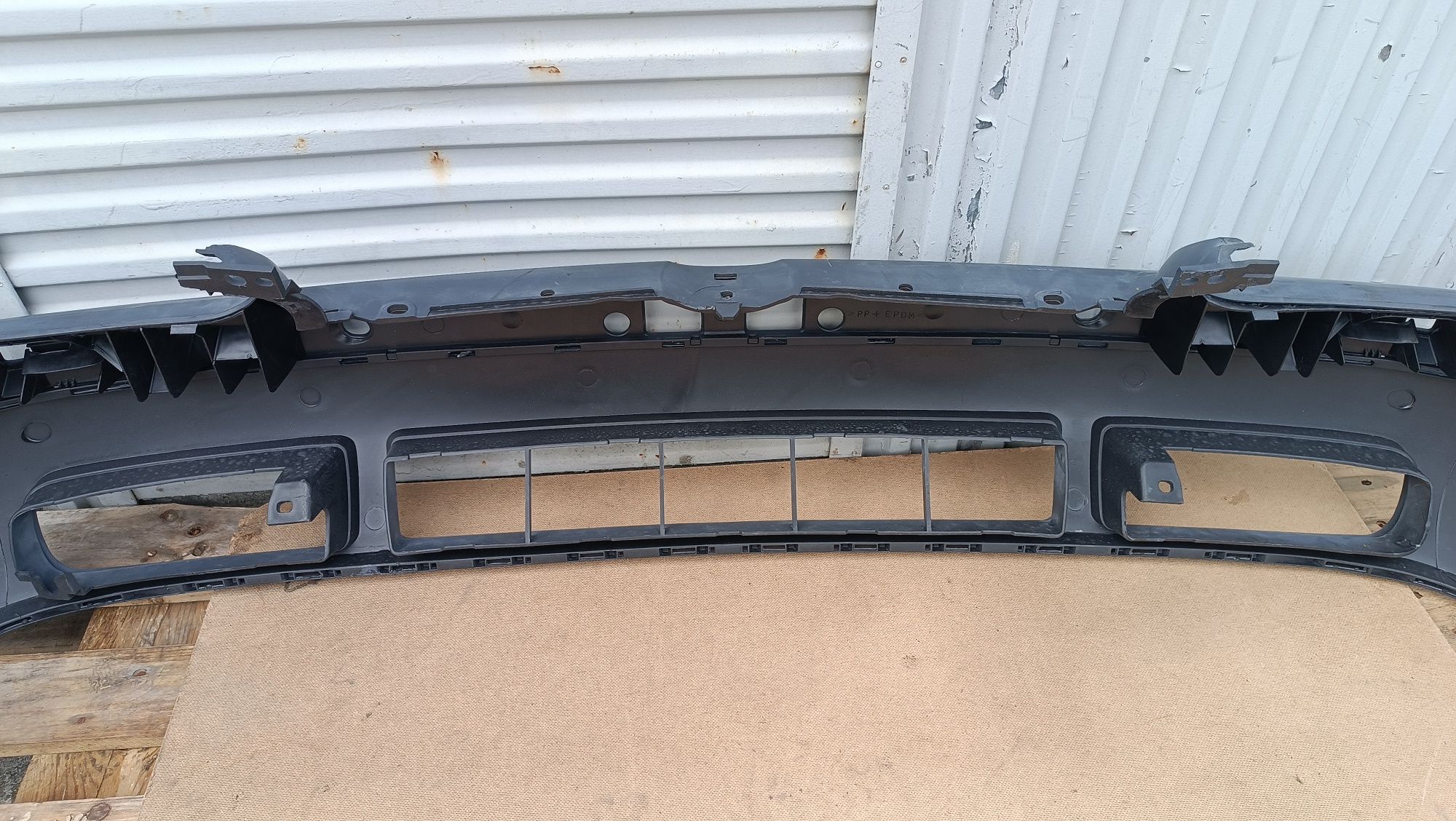 Vendo parachoque de frente VW golf 4 ano 1998/2004
