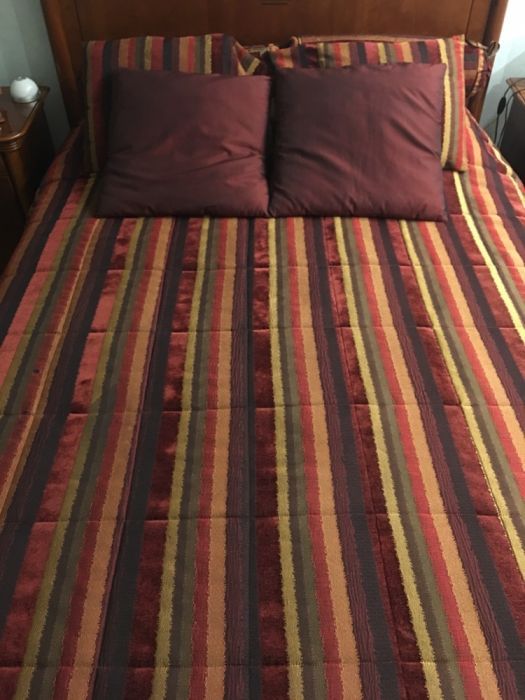 Colcha  + 4 almofadas do Gato Preto