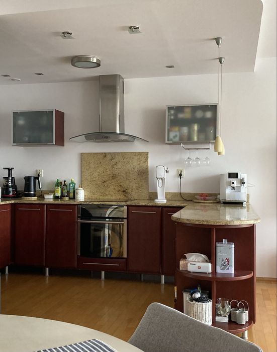 Meble kuchenne, lite drewno + granitowy blat