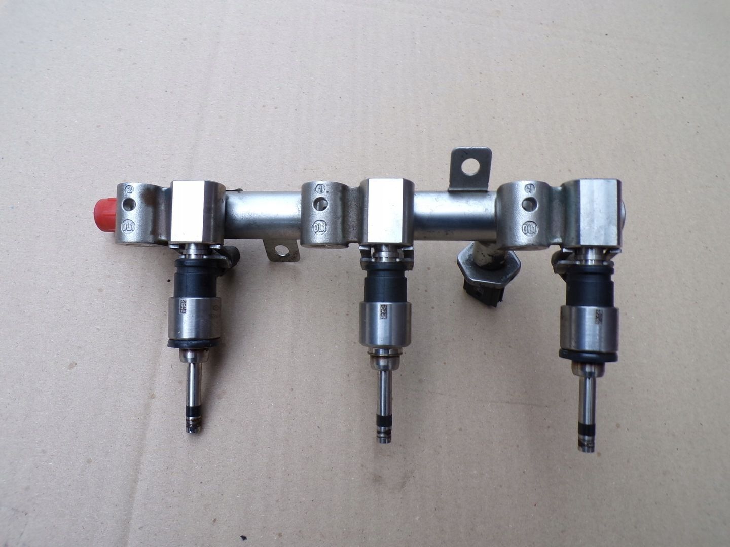 LISTWA WTRYSKOWA WTRYSKIWACZ 1.0 T-GDI HYUNDAI I30 KIA XCEED 35350-07100