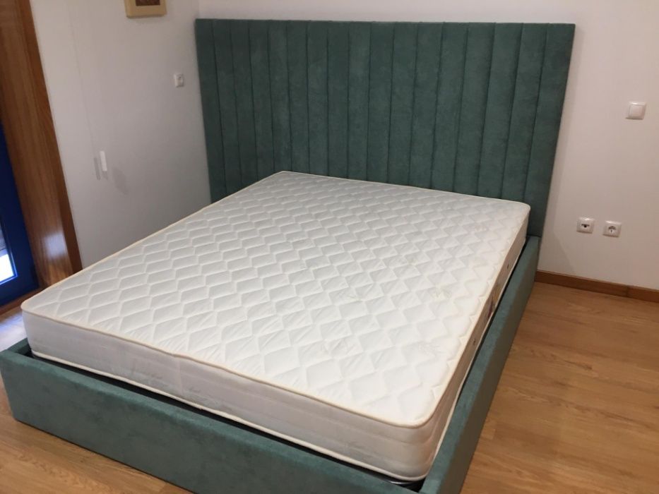 Cama estofada com estofo + cochao + estrado Fabricantes