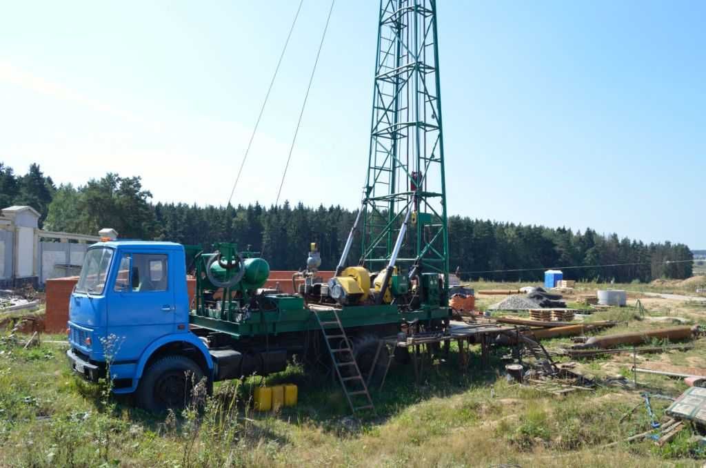 Буріння свердловин/Бурение скважин глибина від 80 метрів. Машиною