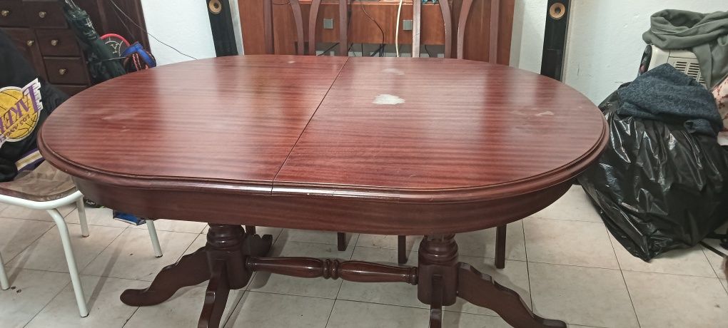 Mesa de Jantar em bom estado