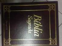 vende -se biblia sagrada nova
