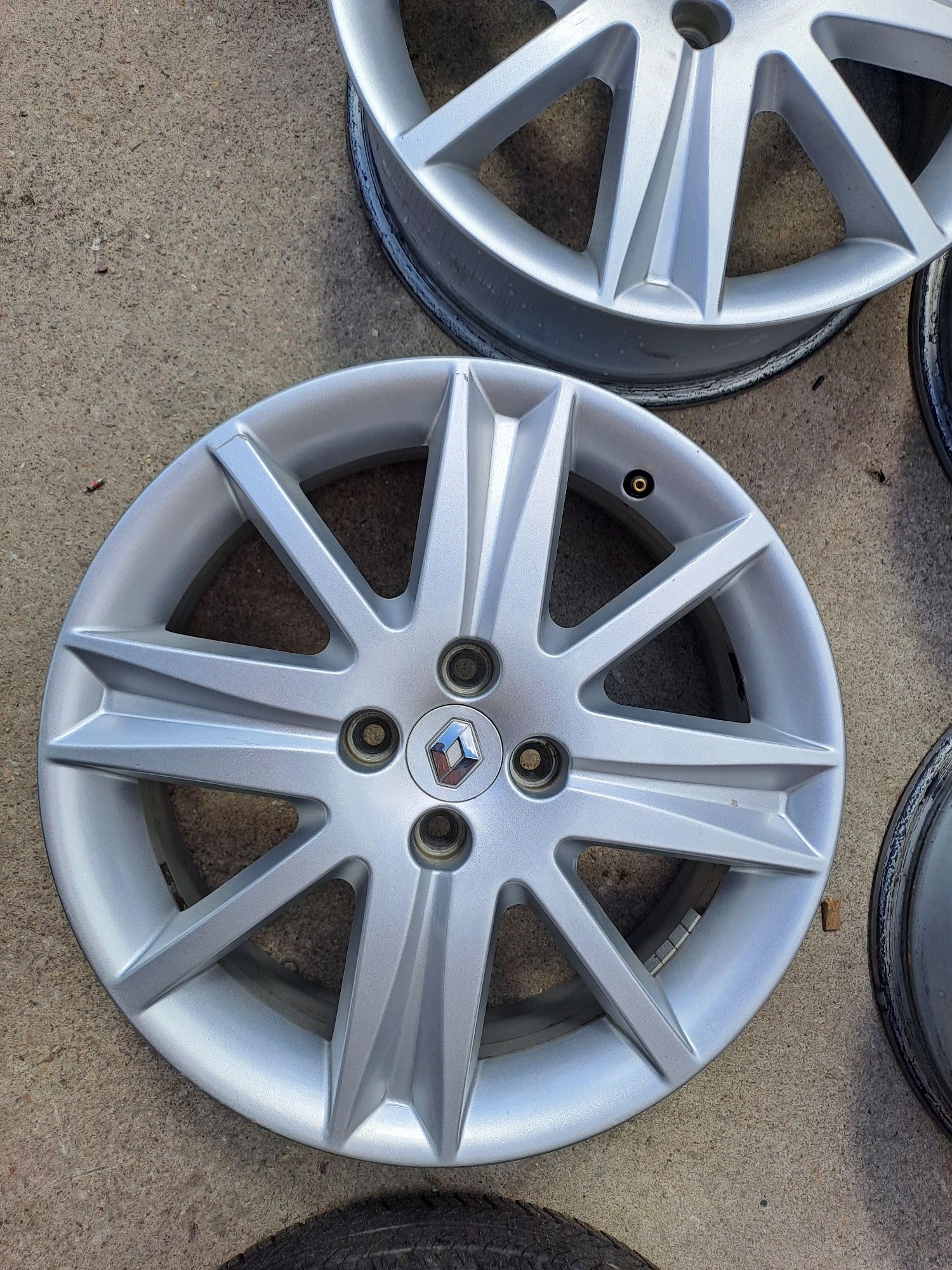 4szt Felgi Aluminiowe Renault 17cali 4x100 Komplet