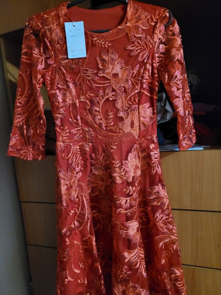 Плаття червоне, вишивка на сітці, на 40 розмір