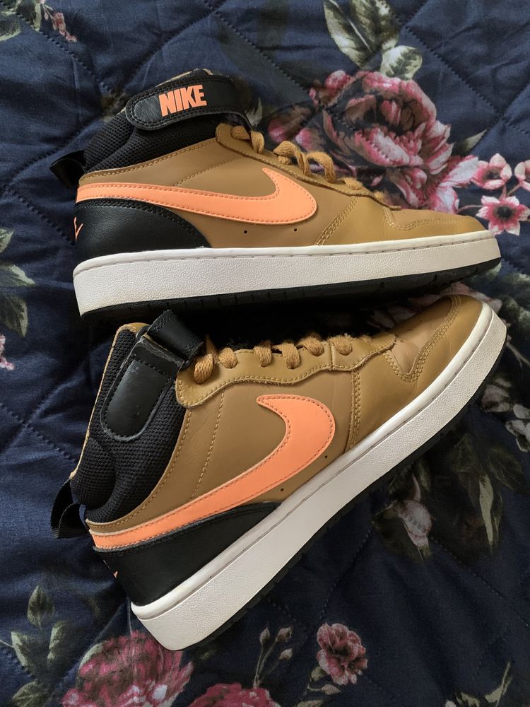 Buty jesienno - zimowe Nike. Rozmiar 38.5.