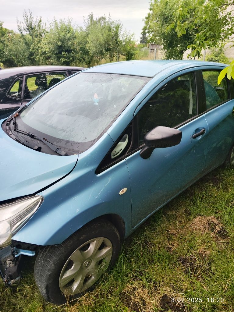 Nissan note uszkodzony