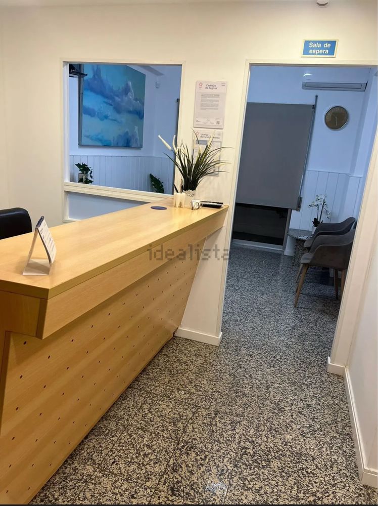 Clinica dentaria Trespasse com renda 735€ AV. ALMIRANTE REIS