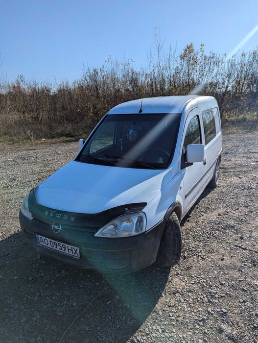 Продаю Опель Комбо