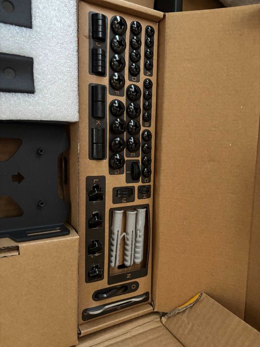 Regulowany uchwyt do telewizora Reinston ULTRA EU024