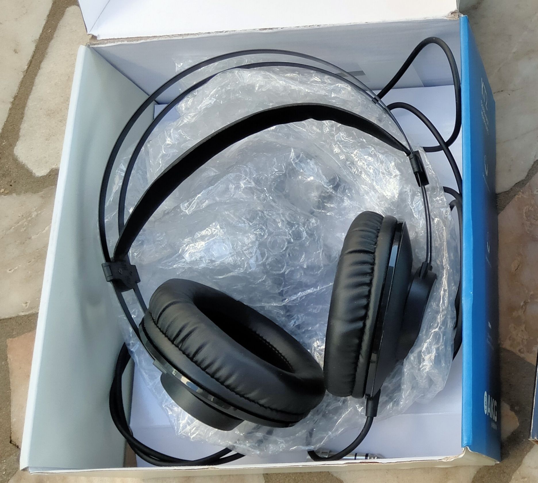 Headphone Akg novo na caixa