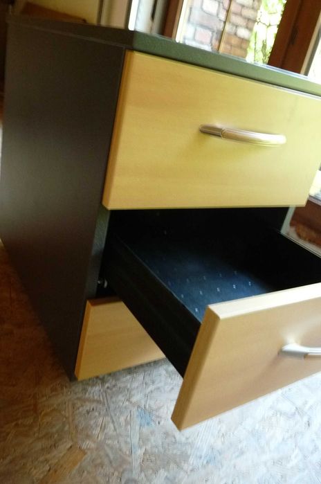 WYPRZEDAŻ/ PRZEPROWADZKA solidna metalowa szafka biurowa