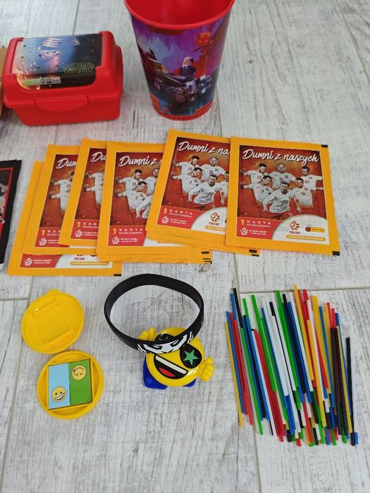 Zestaw dla chłopca kubek zawieszki naklejki piłkarze