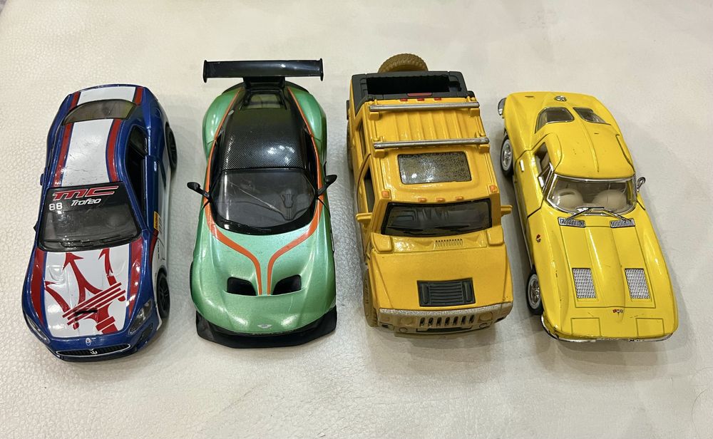 Машинки kinsmart