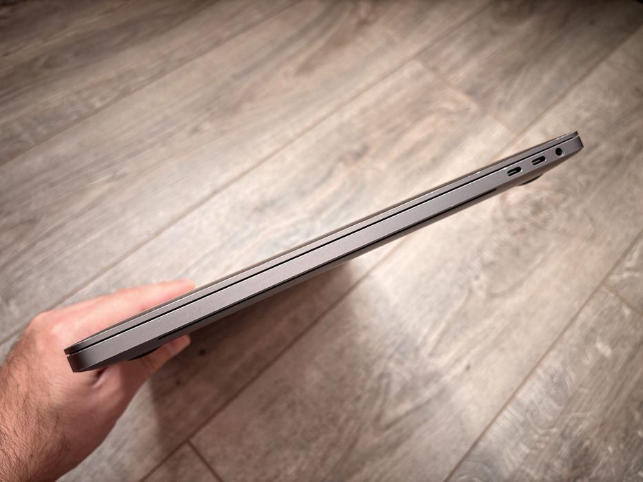 MacBook Pro 16'' 2019 A2141 (i7/32/512)