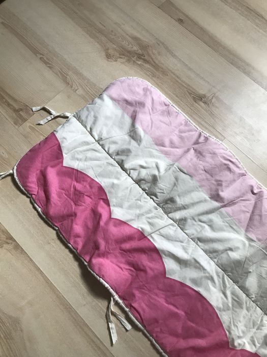 Бортик для дитячого ліжечка